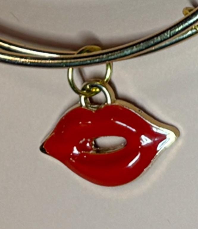 Malt shop romance gold bangle
