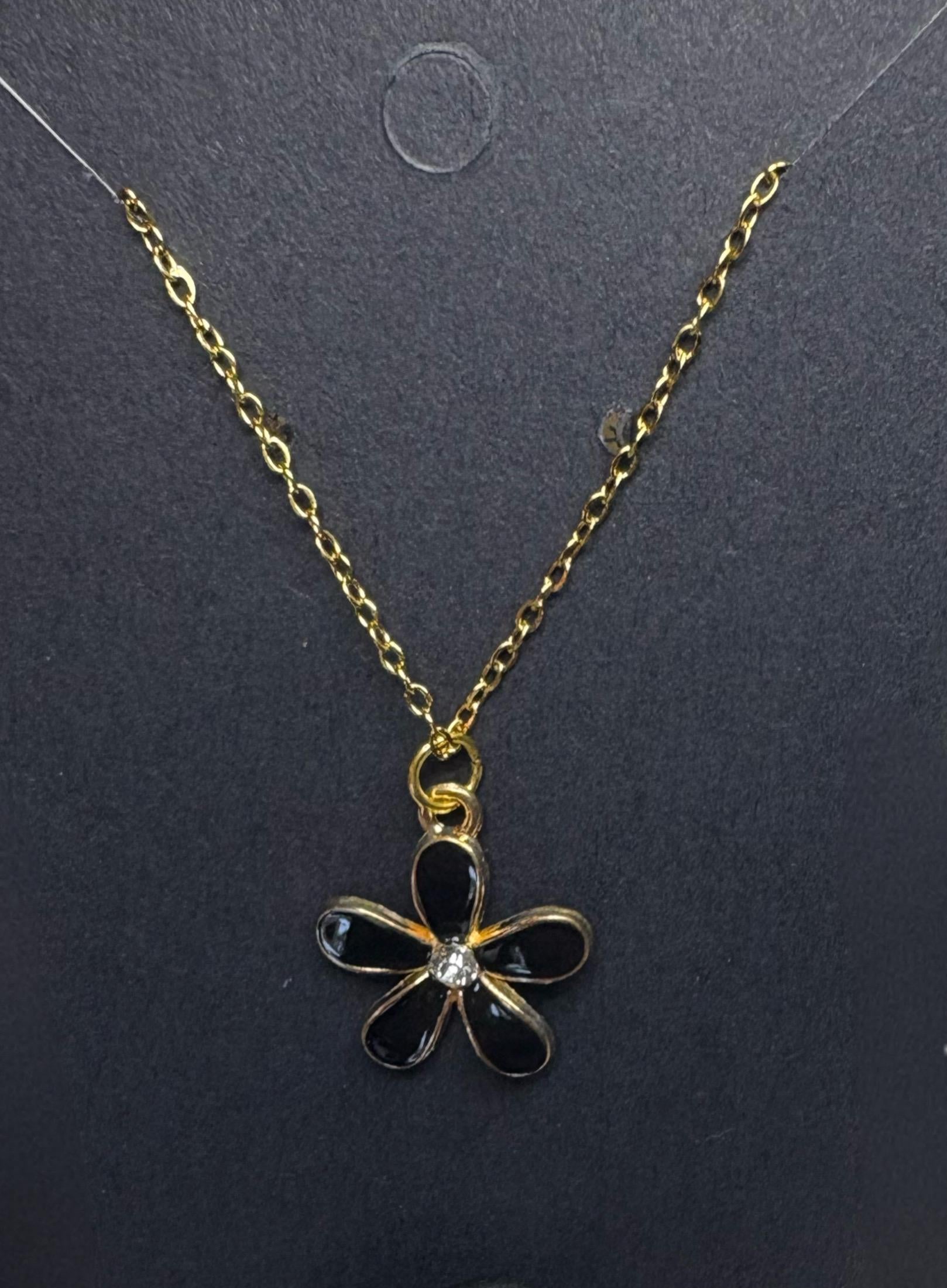 Black Flower Necklace | Gold