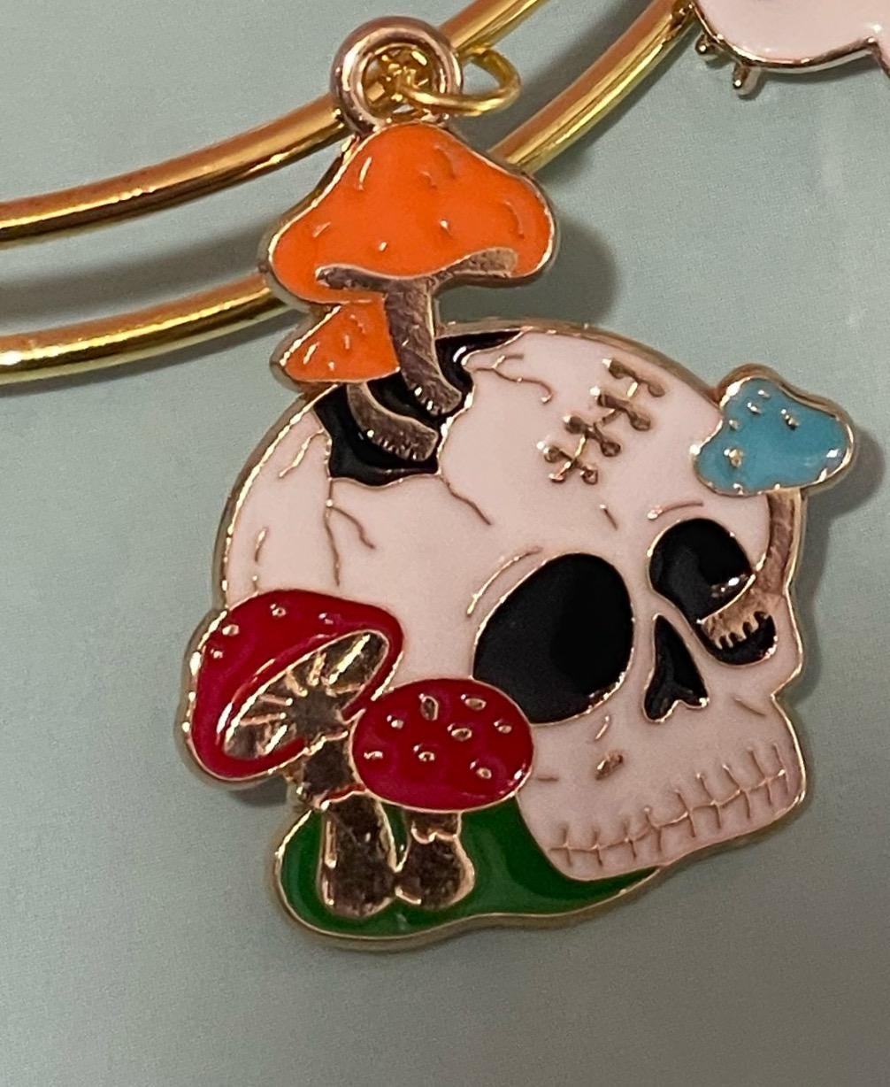 Niko Sasaki Bangle - Dead Boy Detectives | Gold